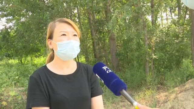 奔驰液晶屏黑屏（奔驰车中控显示屏黑屏怎么办）
