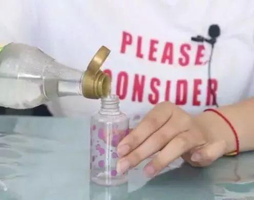 液晶屏怎么清洁（液晶屏怎么清洁能像新的一样）