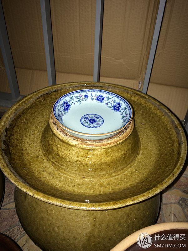泡菜坛子第一次使用怎么处理这坛子（新买的泡菜坛子怎么处理才可以用泡）
