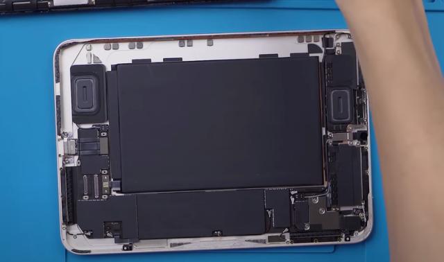 ipad按压屏幕水波纹是翻新的吗（ipad屏幕按压有水波纹是怎么回事）