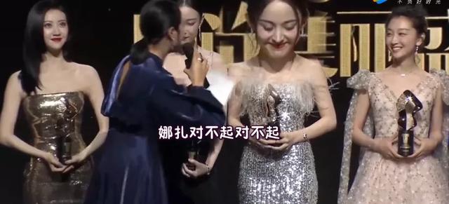 大型翻车现场搞笑视频（大型翻车现场搞笑视频观后感）