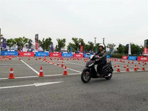 srmax300价格（阿普利亚srmax300价格）