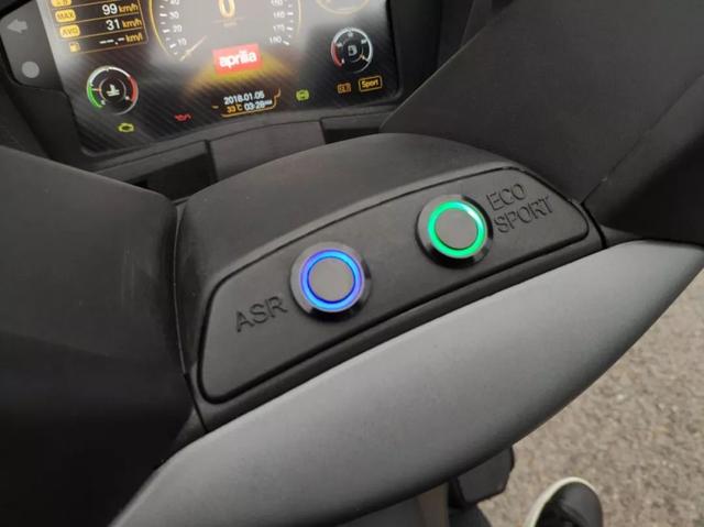 srmax300价格（阿普利亚srmax300价格）