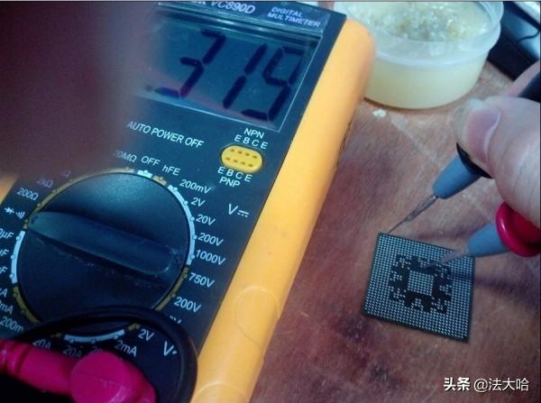 液晶屏出现彩色竖线（液晶屏出现彩色竖线还有声音有图像）