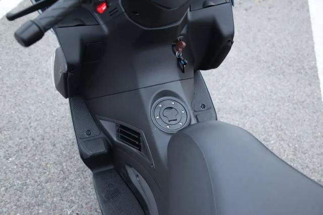 srmax300价格（阿普利亚srmax300价格）