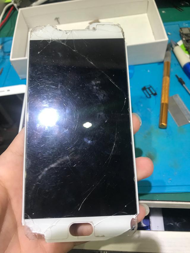 oppor9换液晶屏多少钱（oppor9plus换原装屏多少钱）