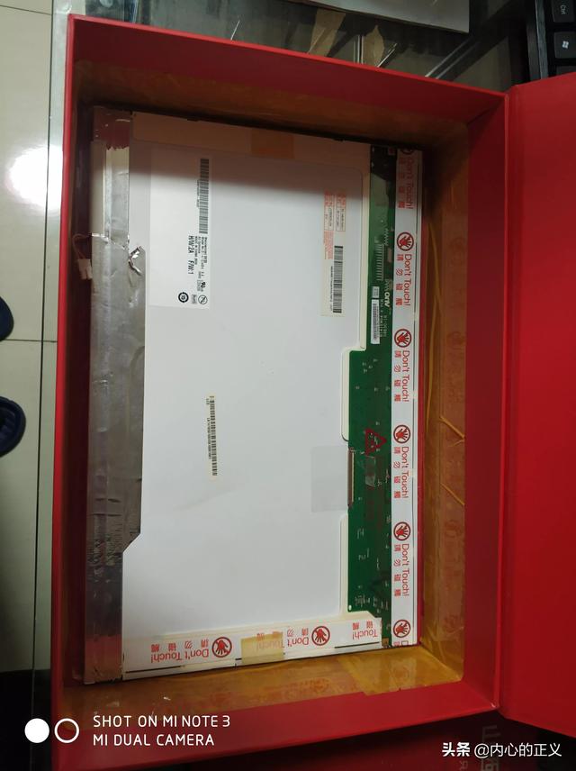 笔记本液晶屏改装显示器（笔记本电脑显示器可以改装为电视显示器）