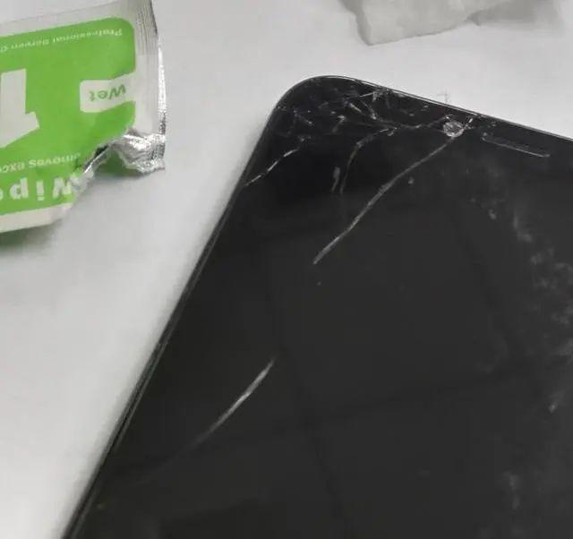 液晶屏碎了能修复吗（液晶屏碎了能修复吗要多少钱?）