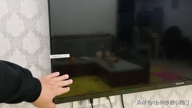 电视灰尘怎么擦才能擦的干净（电视柜上的灰尘怎么能擦干净）