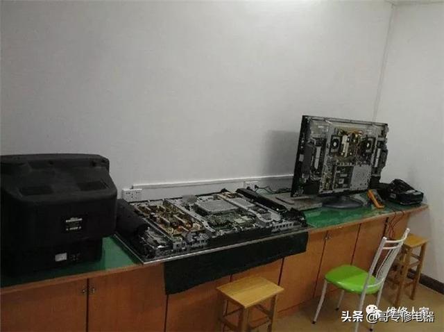 液晶显示器故障维修全程指导（液晶显示器故障维修全程指导书籍）