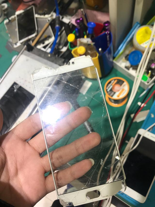 oppor9换液晶屏多少钱（oppor9plus换原装屏多少钱）