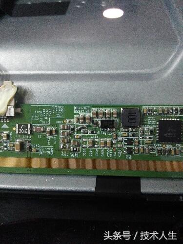 液晶电视自动待机是什么原因（电视出现自动待机是什么原因）