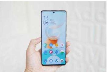 中兴天机axon20用的哪家屏幕