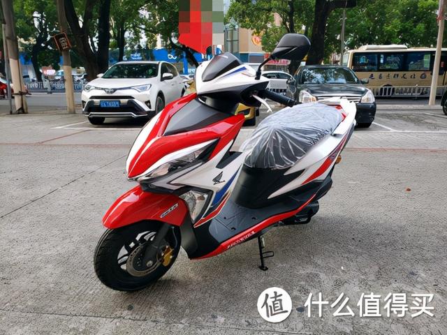 万元以内性价比最高的踏板摩托车（一万左右的踏板摩托车哪个性价比最好）