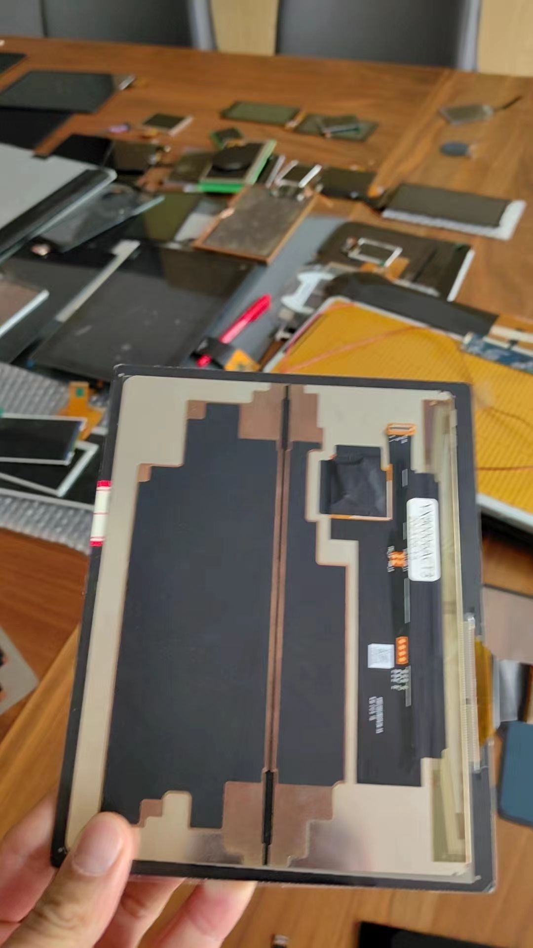 深圳宇锡布局星链终端产品所用液晶屏模组研发&生产