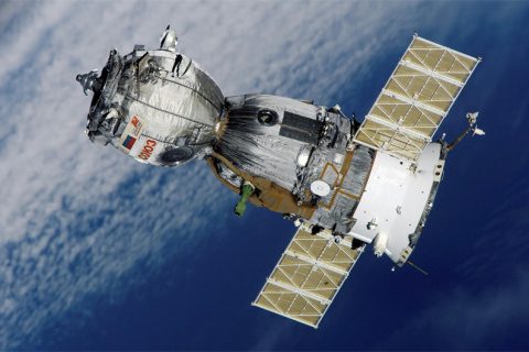 军用星链通信系统液晶屏，实现人机交互，提高作战效能
