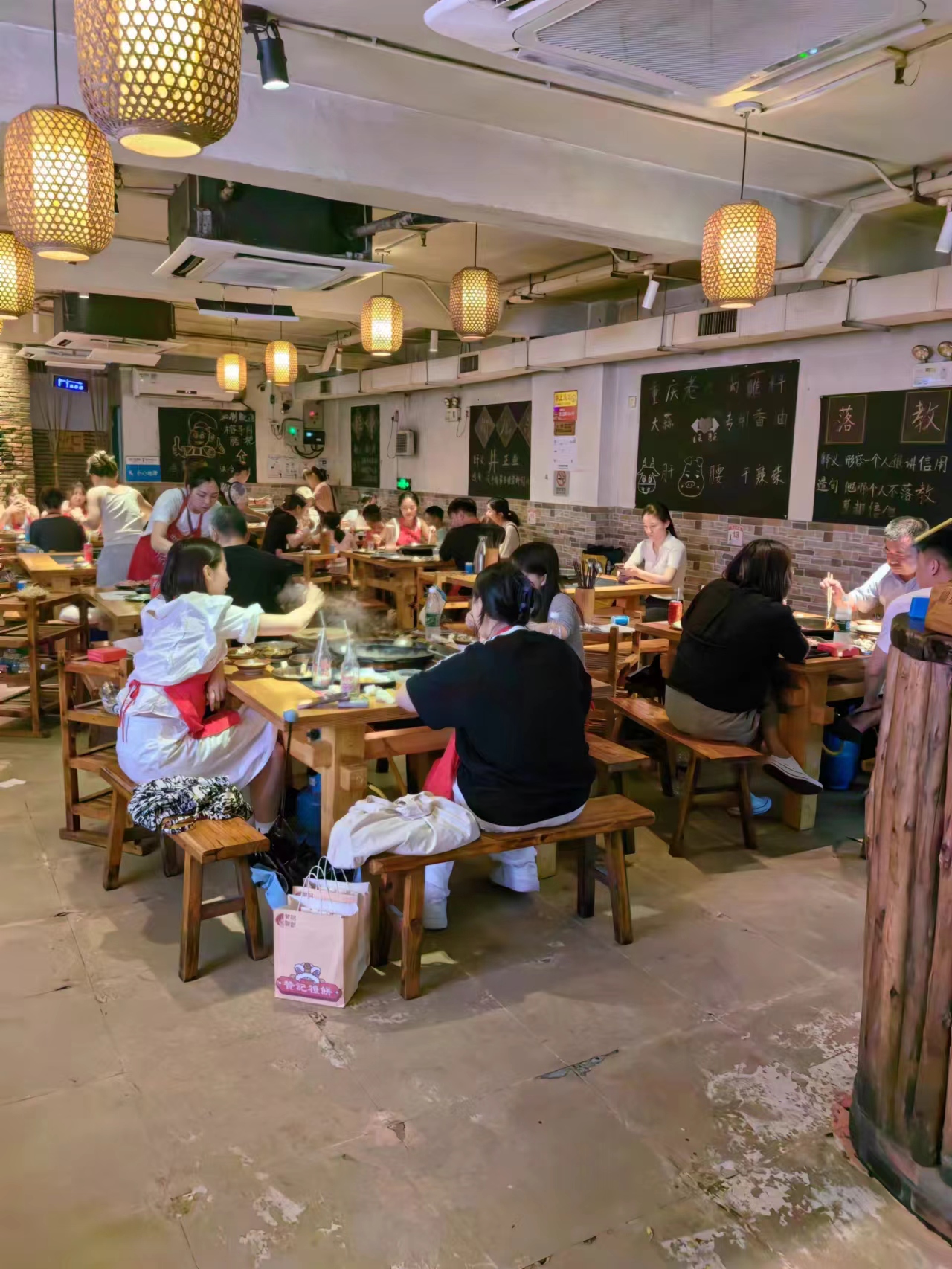 《相聚宇锡，热辣滚烫》
