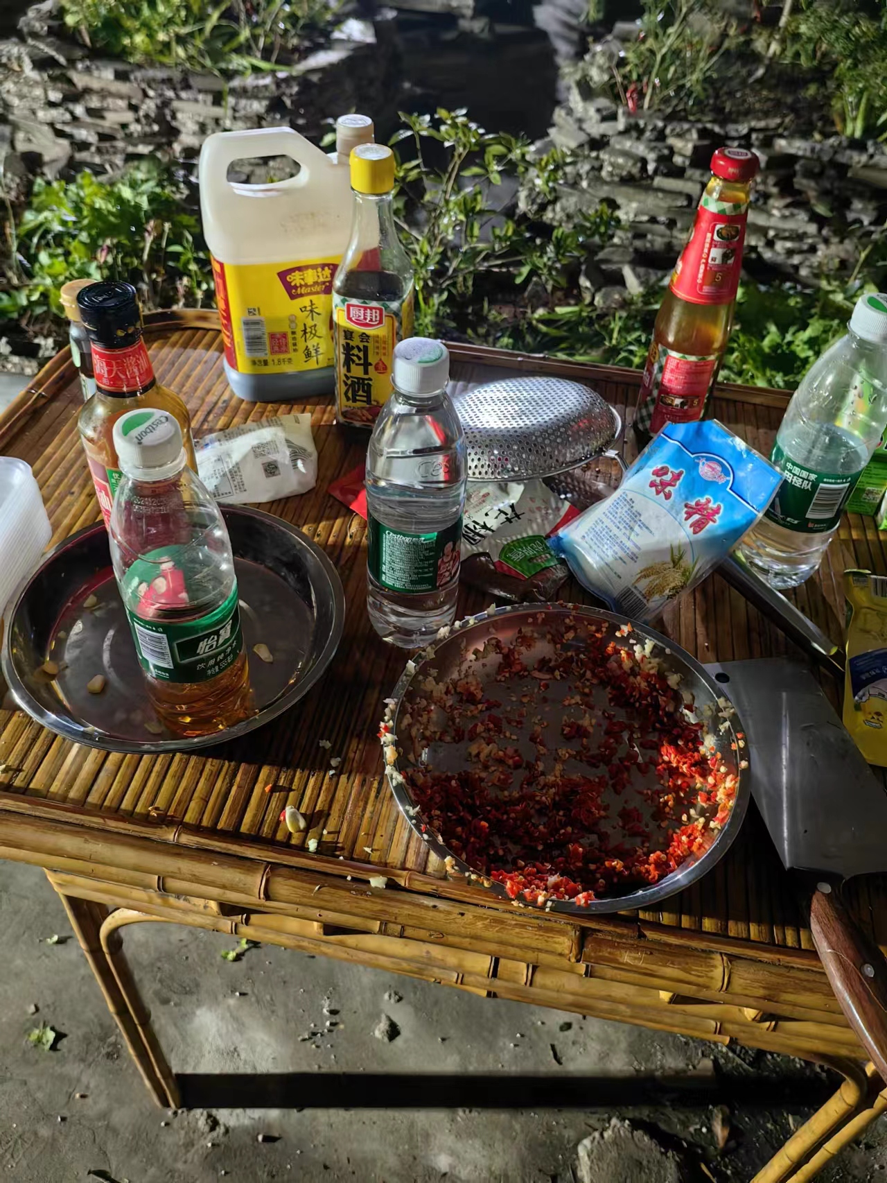 《风雨越大，火锅越香》
