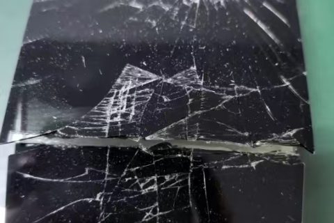 《当深圳宇锡屏幕总成在客户整机上被击破以后》