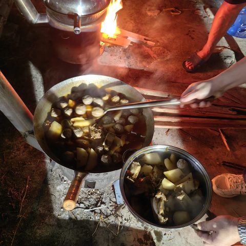 《深圳宇锡全面发力高端定制Amoled周末加班凤凰山柴火饭》
