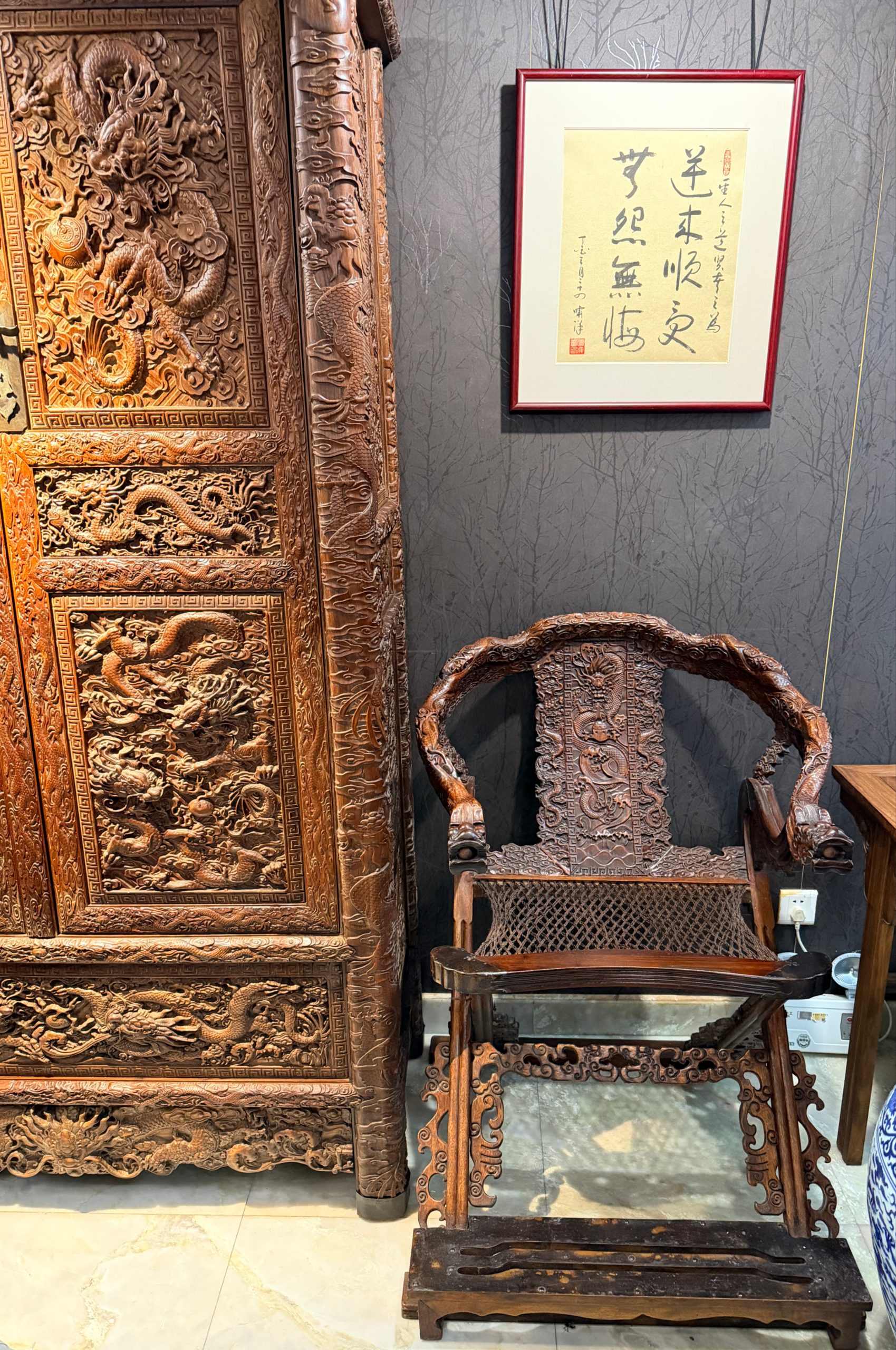 《深圳宇锡全面发力高端定制Amoled周末加班凤凰山柴火饭》