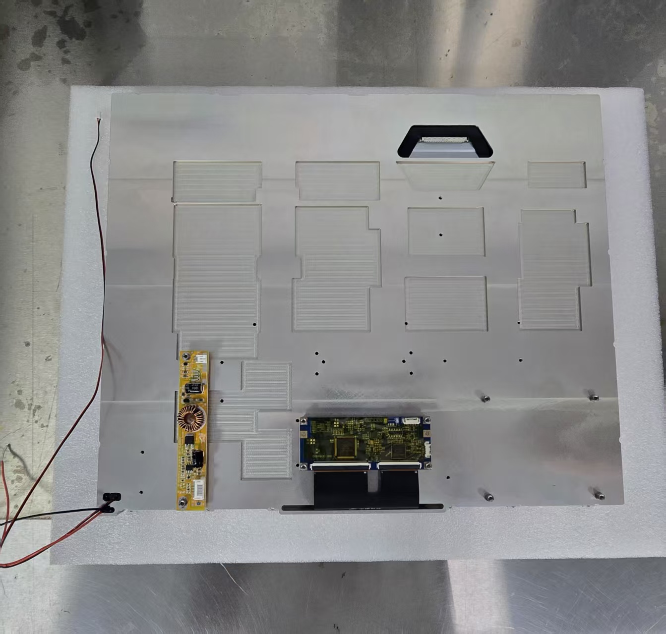 深圳宇锡深度定制带CNC框背光全加固模组