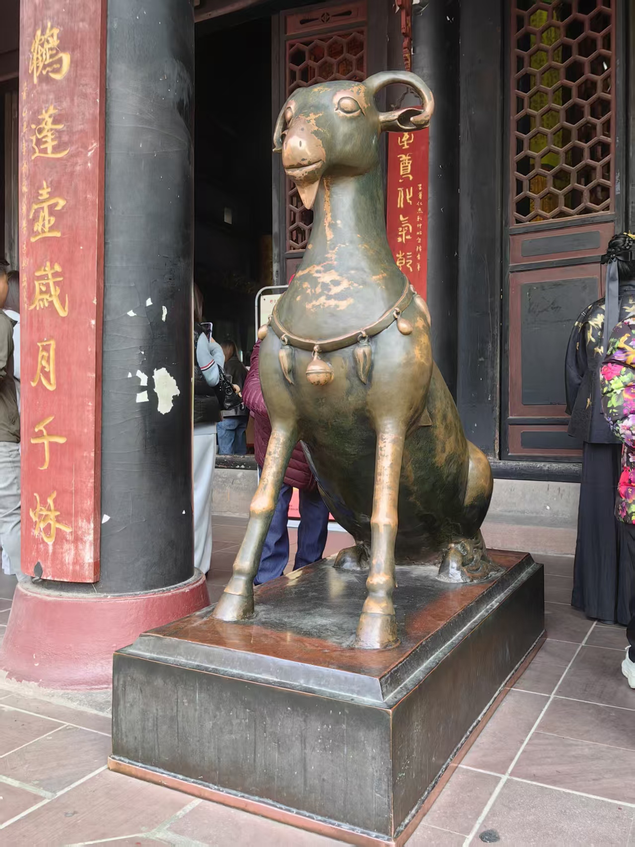 《深圳宇锡背光加固事业部正月初六祝大家越来越好》